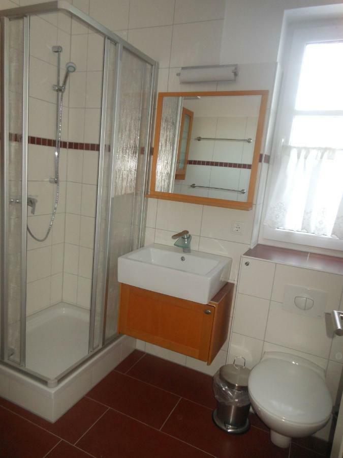 Fewo 2 Ferienwohnung Waren Mueritz - Haus Buchen Am Tiefwarensee - 2 Zi Buitenkant foto