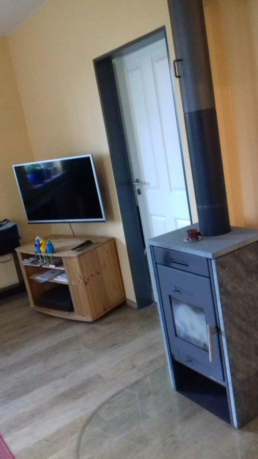 Fewo 2 Ferienwohnung Waren Mueritz - Haus Buchen Am Tiefwarensee - 2 Zi Buitenkant foto